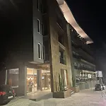 Versatile Hotel 4*