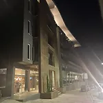 Versatile Hotel Guarda