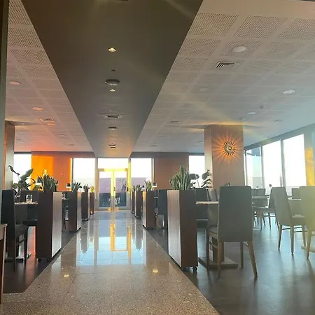 Versatile Hotel 4*