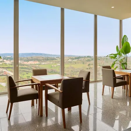 Versatile Otel Guarda