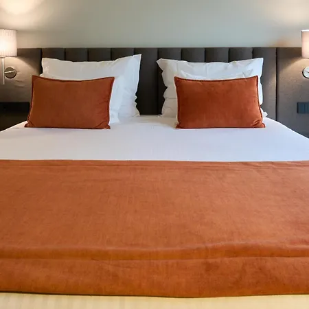 Hotel Versatile 4*