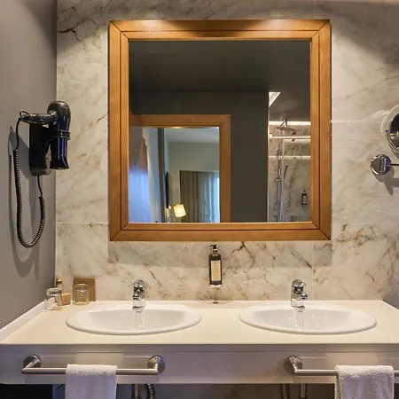 Versatile Hotel
