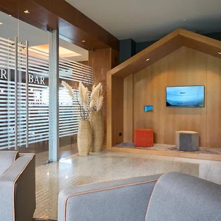 Hotel Versatile 4*