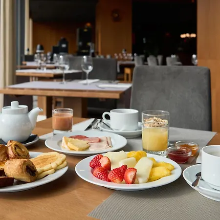 Versatile Hotel