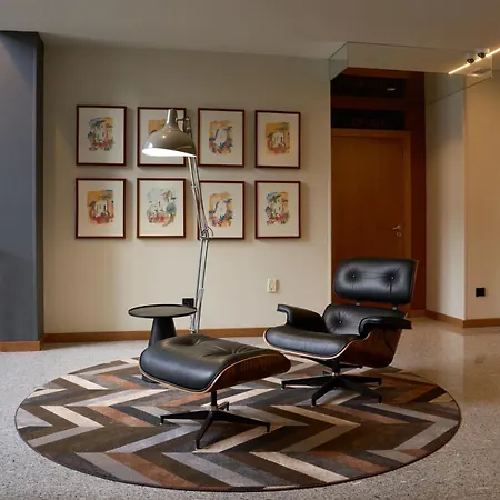 Versatile Hotel 4*