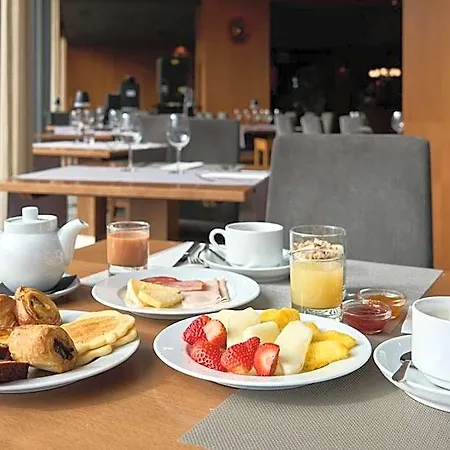 Hotel Versatile 4*
