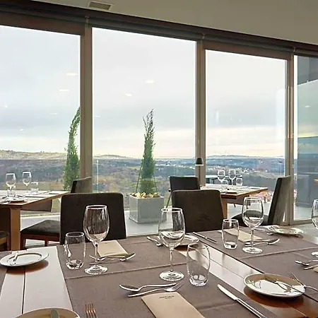 Versatile Hotel 4*