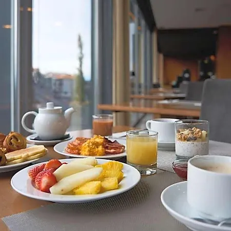 Versatile Hotel 4*