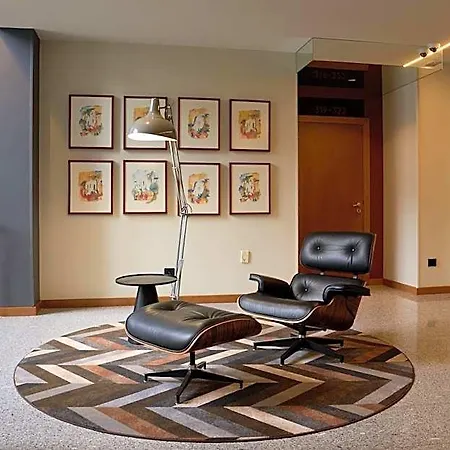 Versatile Hotel 4*