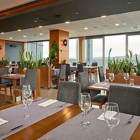 Hotel Versatile 4*